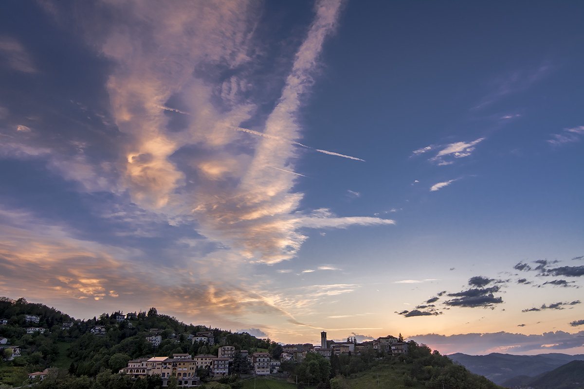 Castel d’Aiano al tramonto